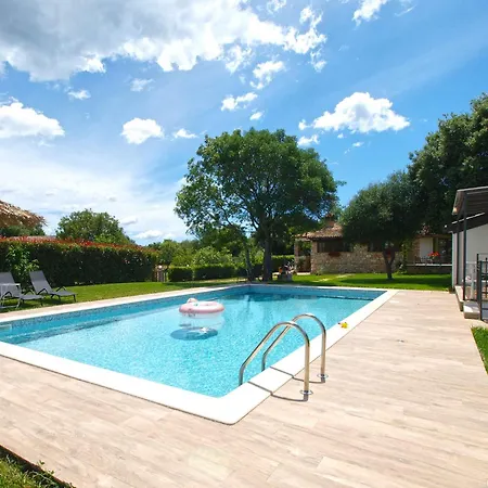 Nyaraló With Pool In Rovinj-istrien 44575